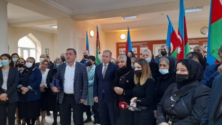 Bu gün 163 nömrəli məktəbdə Şəhid Cəmil Məmmədliyə həsr olunmuş xatirə  tədbiri keçirilmişdir.Məktəbin önünə vurulmuş barelyefin və onun daxilində qoyulmuş abidə büstünün açılışı olmuşdur
