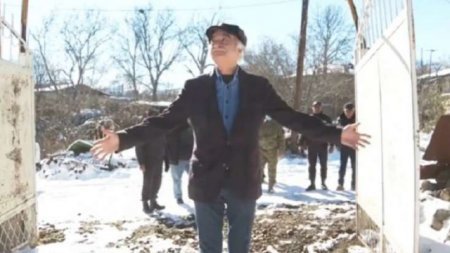 “Atamın ev muzeyinin bərpasında fəhlələrə kömək edirdim" - Polad Bülbüloğlu “Atamın ev muzeyinin bərpasında fəhlələrə kömək edirdim" - Polad Bülbüloğlu