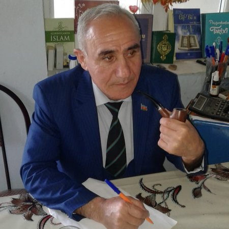 Abil İslam    Ulu Öndərin əziz xatirəsinə.
