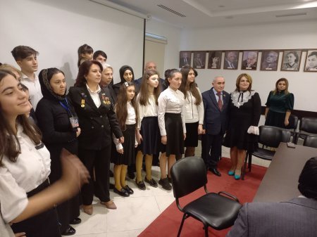 "Dünya Azərbaycanlılarının həmrəylik" günü qeyd edilib.