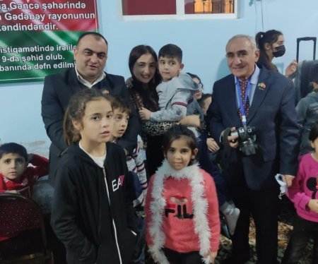 Türkiyə Azərbaycan Qardaşlıq İctimai Birliyi yeni ili  uşaqlarla birgə keçirib. 
