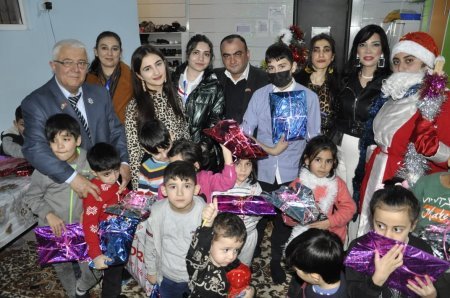 Türkiyə Azərbaycan Qardaşlıq İctimai Birliyi yeni ili  uşaqlarla birgə keçirib. 