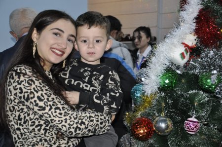 Türkiyə Azərbaycan Qardaşlıq İctimai Birliyi yeni ili  uşaqlarla birgə keçirib. 