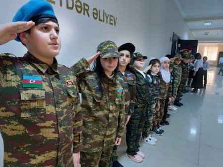 Məktəbdə qazilərlə birgə görüş keçirilib.