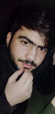 Təhsilini yarımçıq qoyub cəbhəyə yollanan, öz şücaəti ilə  baş kəşfiyyatçı olmağı bacaran və iki dəfə yaralanıb döyüşə qayıdan Vətən oğlu!