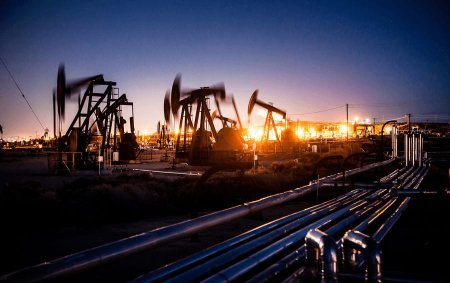 Bu ilin ilk ayı üçün xam neft istehsalı artırılmalıdır. 