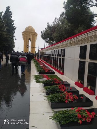 Türkiyə Azərbaycan Qardaşlıq İctimai Birliyinin kollektivi Şəhidlər Xiyabanını ziyarət edib