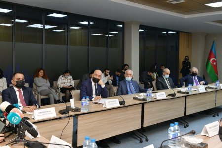 Azərbaycanda rəqəmsal inkişaf və nəqliyyat sahəsi üzrə prioritetlərə dair seminar keçirilib